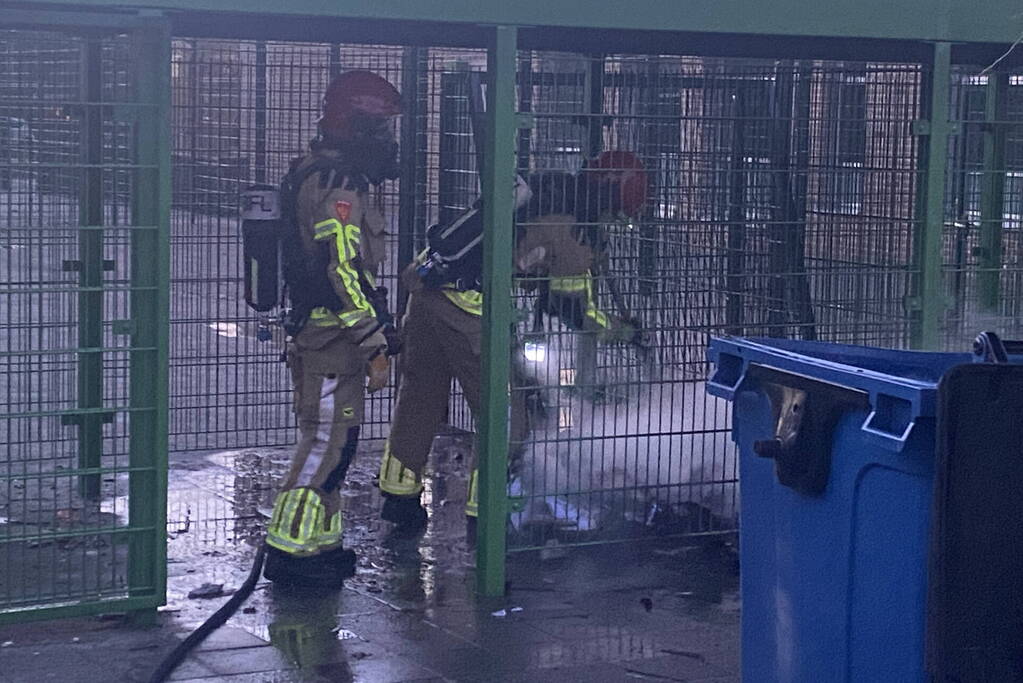 Container op schoolterrein afgebrand