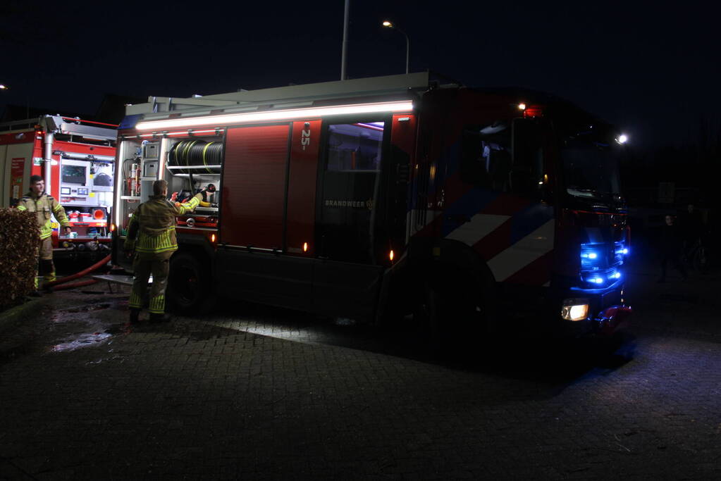 Container op schoolterrein afgebrand