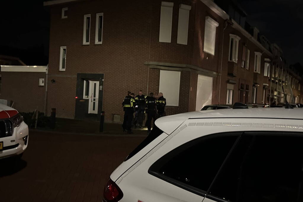 Medewerker cafetaria met vuurwapen bedreigt bij overval