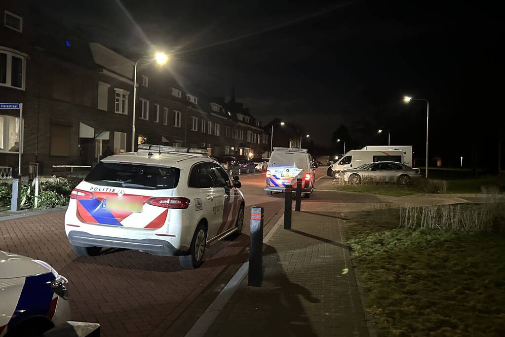 Medewerker cafetaria met vuurwapen bedreigt bij overval