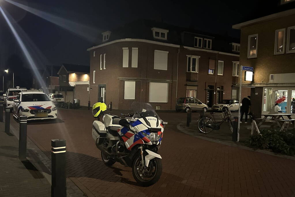 Medewerker cafetaria met vuurwapen bedreigt bij overval