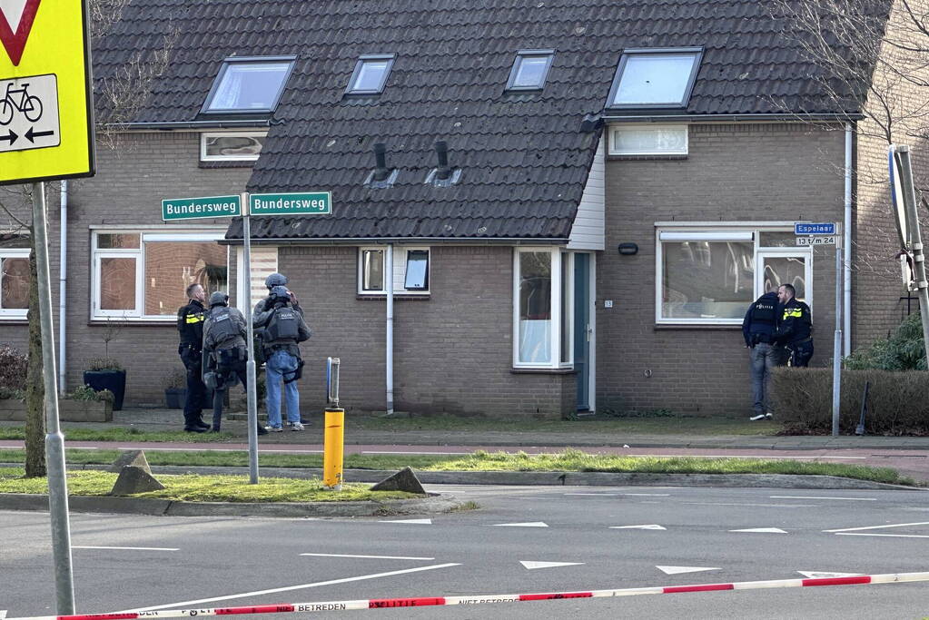 Politie sluit wijk af voor persoon met onbegrepen gedrag