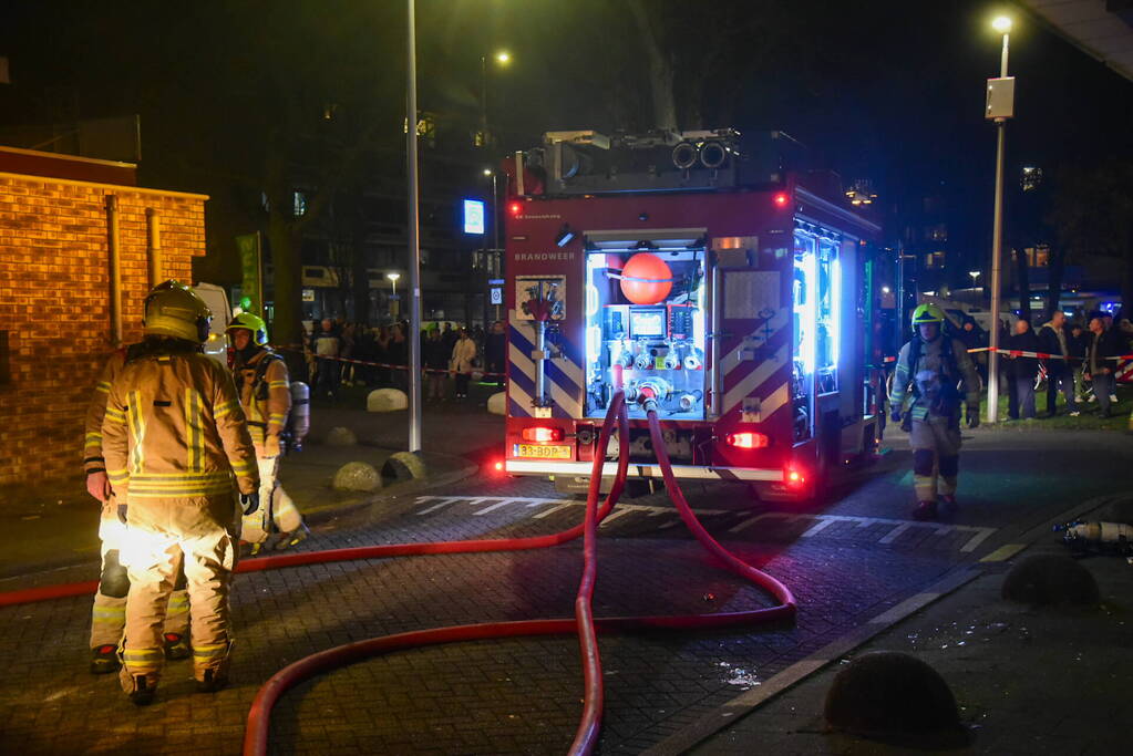 Grote brand uitgebroken na explosie bij appartementencomplex