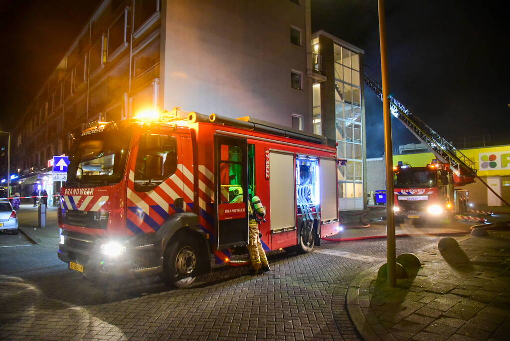 Grote brand uitgebroken na explosie bij appartementencomplex