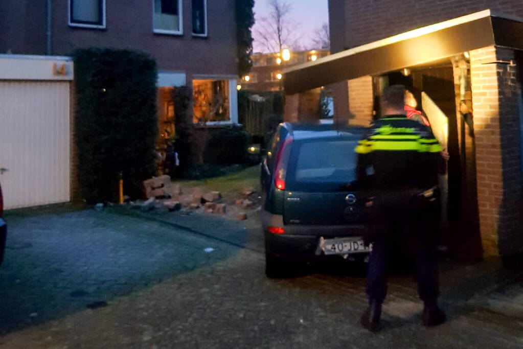 Automobilist ramt woning na politieachtervolging