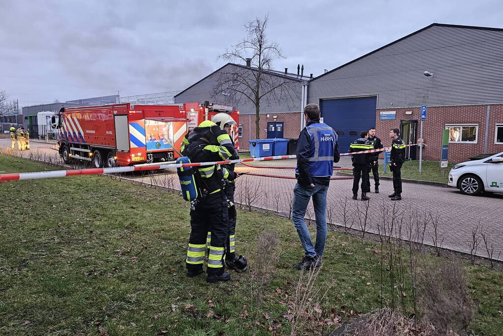 Ontruiming door hevige brand in elektrakast