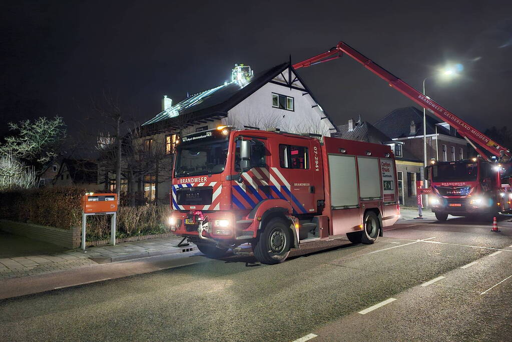 Brand in schoorsteen van vrijstaande woning