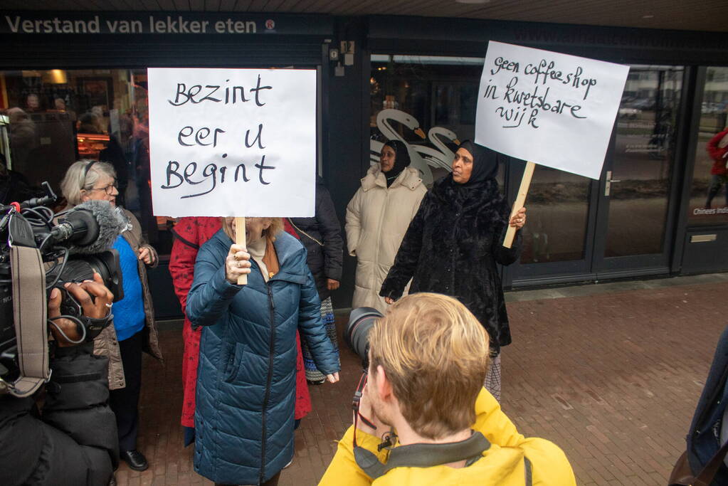 Demonstratie tegen komst coffeeshop