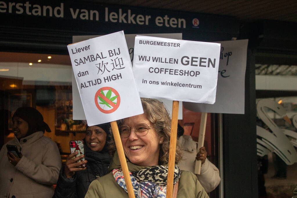 Demonstratie tegen komst coffeeshop