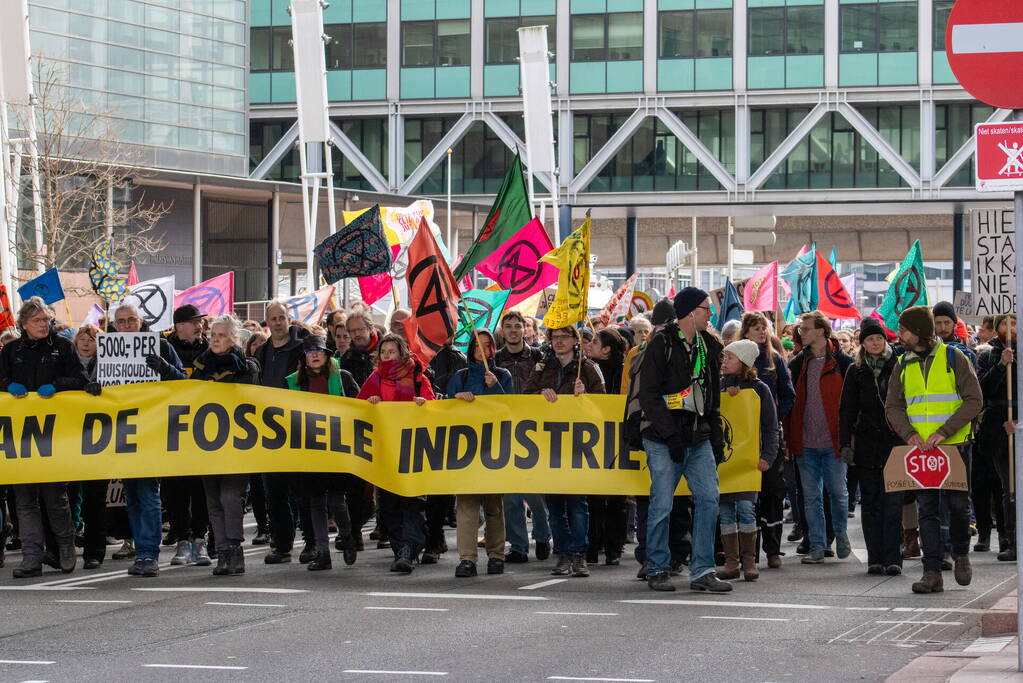 Massale politie-inzet bij demonstratie Extinction Rebellion