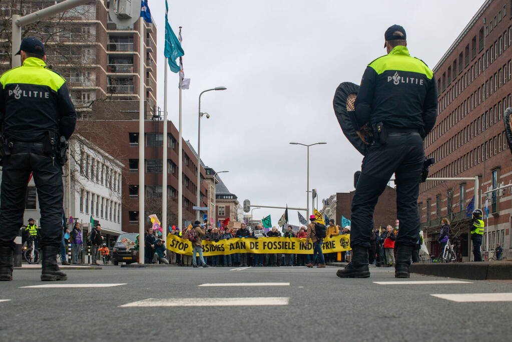 Massale politie-inzet bij demonstratie Extinction Rebellion