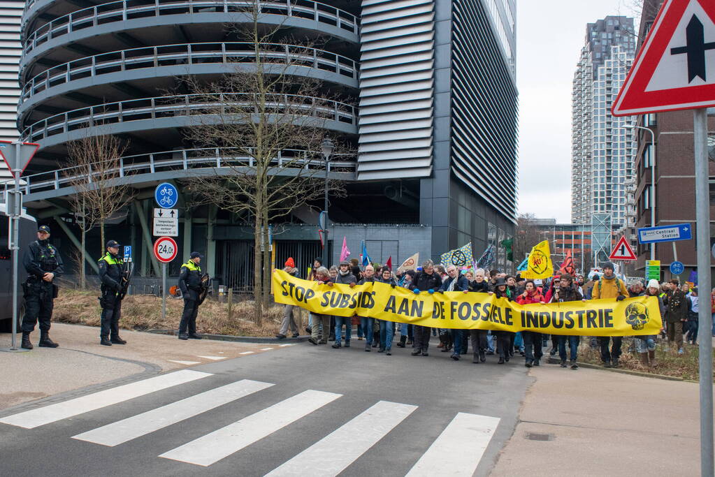 Massale politie-inzet bij demonstratie Extinction Rebellion