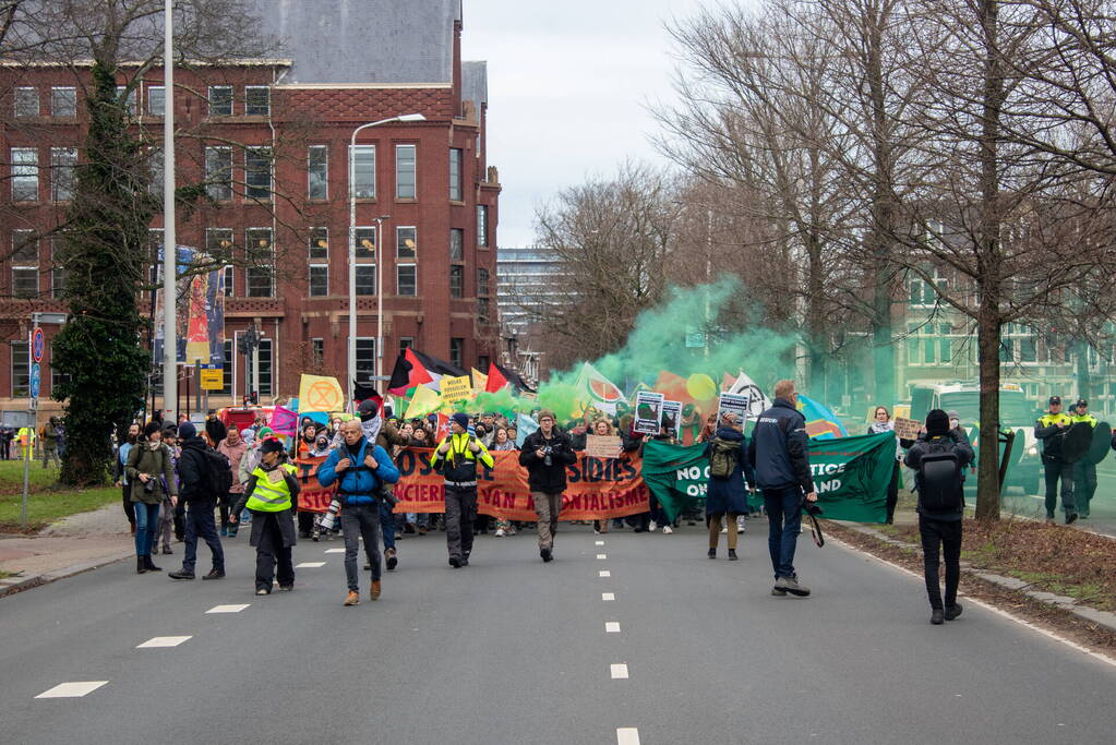 Massale politie-inzet bij demonstratie Extinction Rebellion