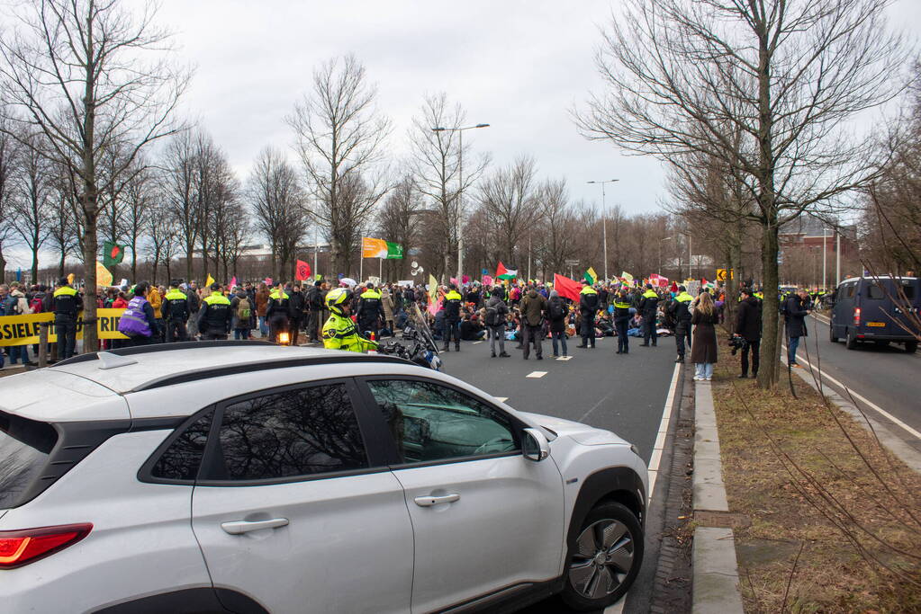 Massale politie-inzet bij demonstratie Extinction Rebellion