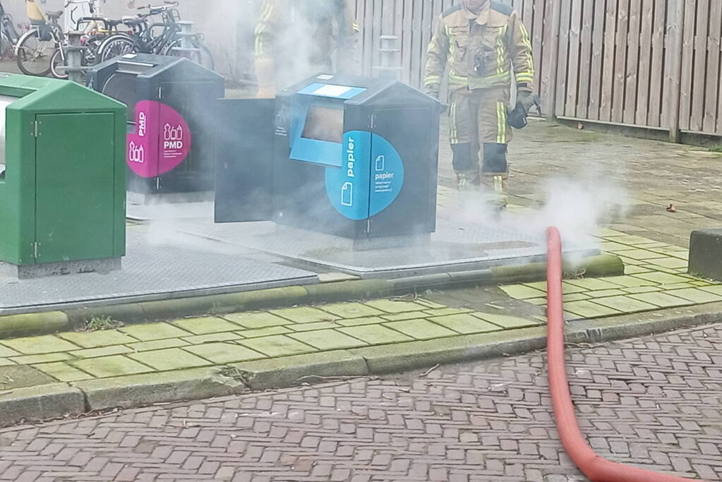 Veel rook bij brand in ondergrondse container