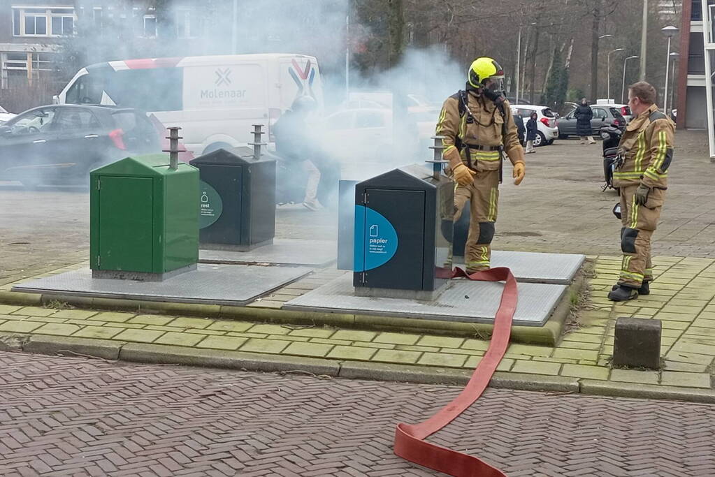 Veel rook bij brand in ondergrondse container