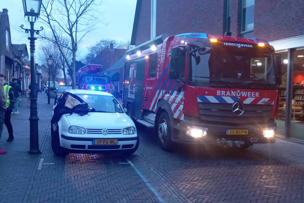 Brandweer onderzoekt cultureel centrum op brand