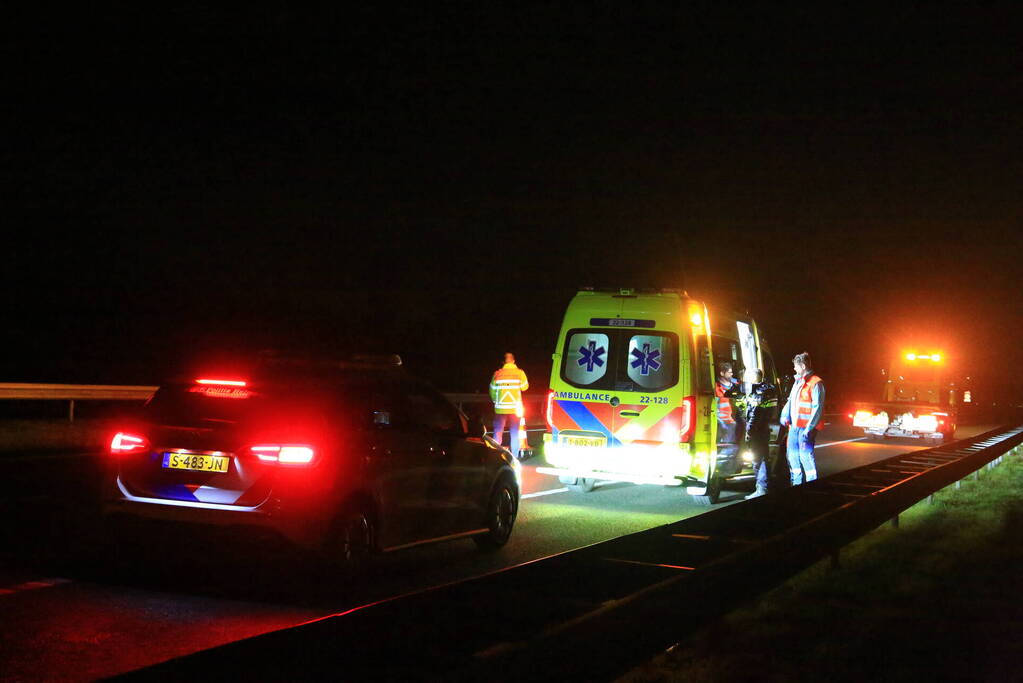 Auto verliest motorblok bij botsing