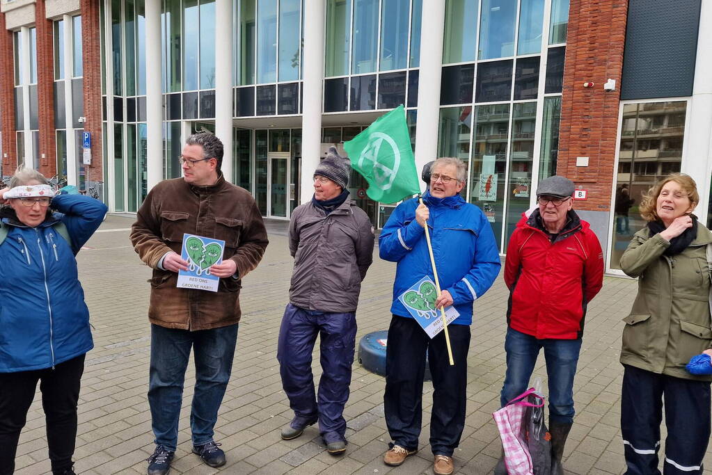 Extinction Rebellion demonstreerd bij gemeentehuis