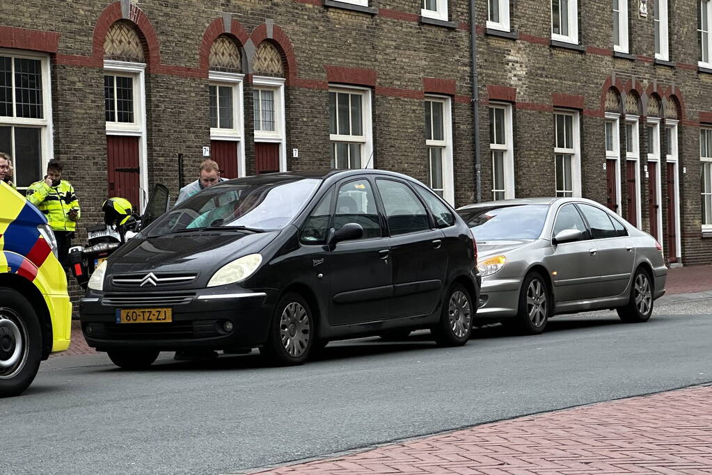 Persoon gecontroleerd na kop-staartbotsing