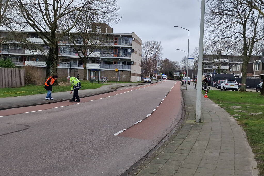 Persoon op speedpedelec gewond bij botsing met auto