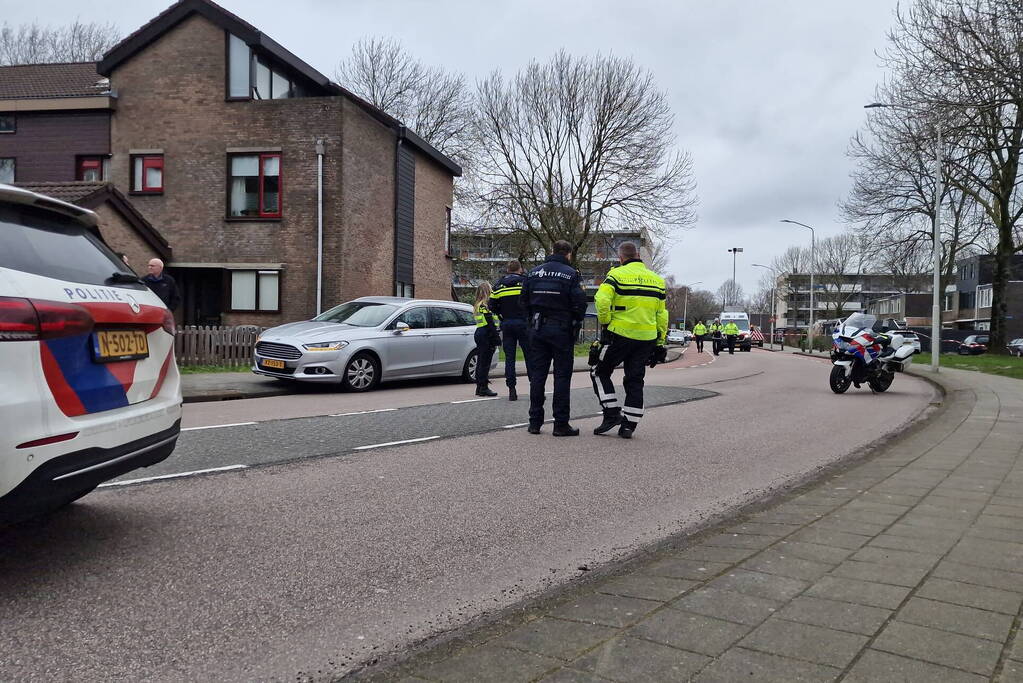 Persoon op speedpedelec gewond bij botsing met auto