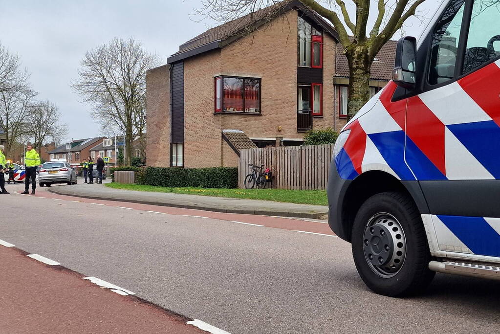 Persoon op speedpedelec gewond bij botsing met auto