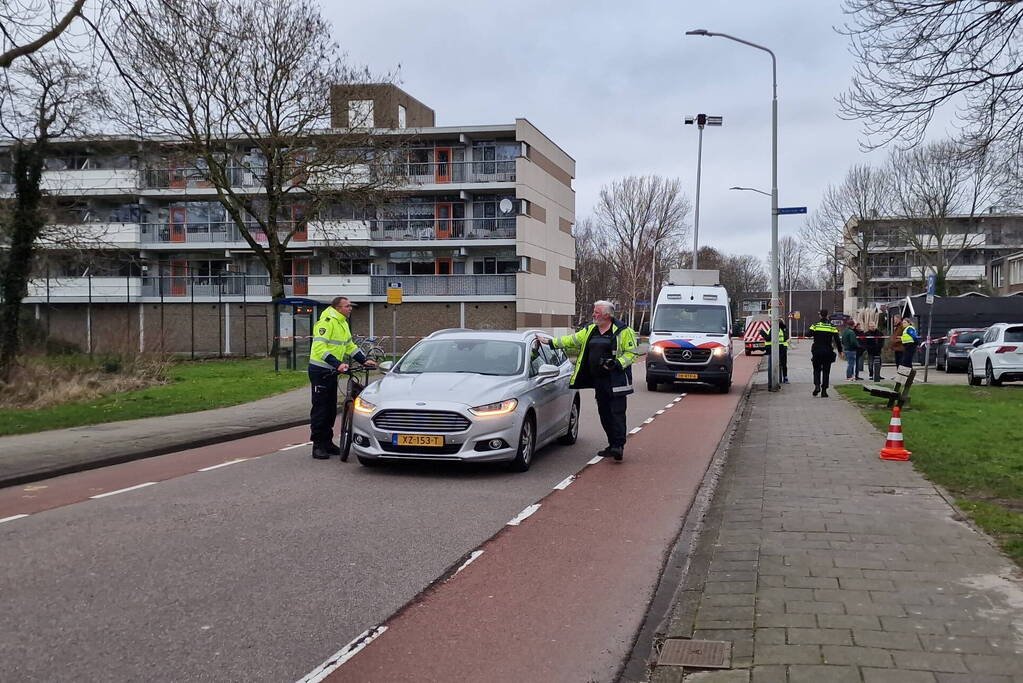 Persoon op speedpedelec gewond bij botsing met auto