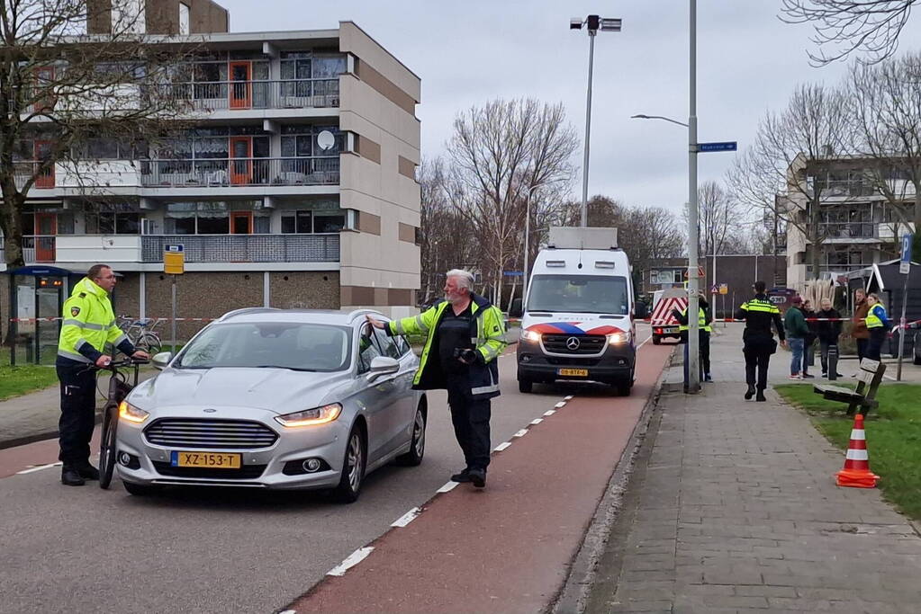 Persoon op speedpedelec gewond bij botsing met auto