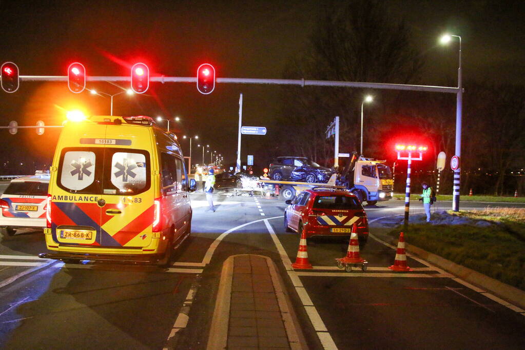 Meerdere gewonden bij fikse aanrijding