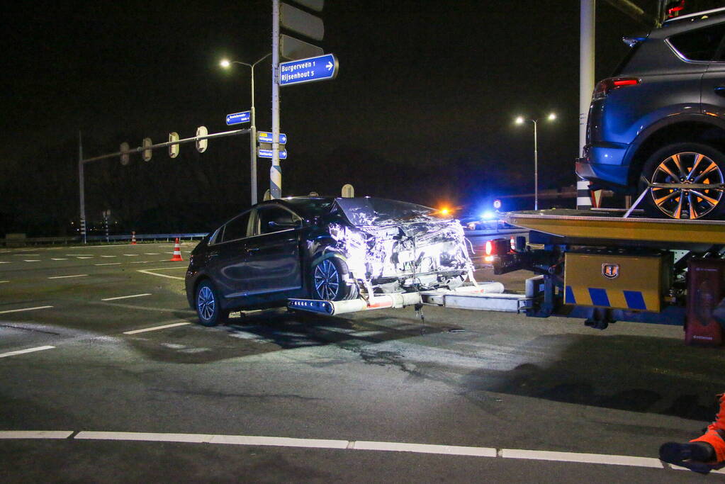 Meerdere gewonden bij fikse aanrijding