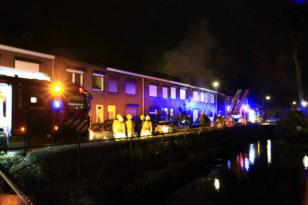 Woningen ontruimd door uitslaande brand