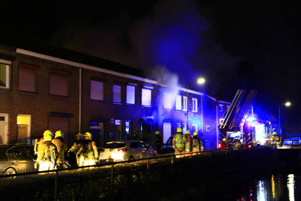 Woningen ontruimd door uitslaande brand