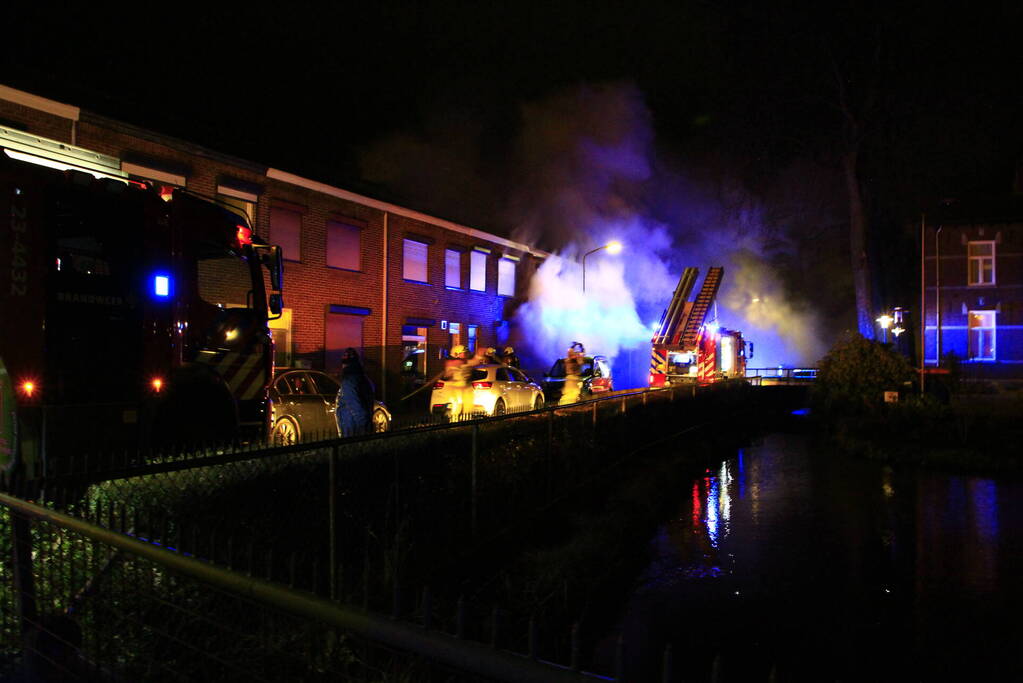 Woningen ontruimd door uitslaande brand