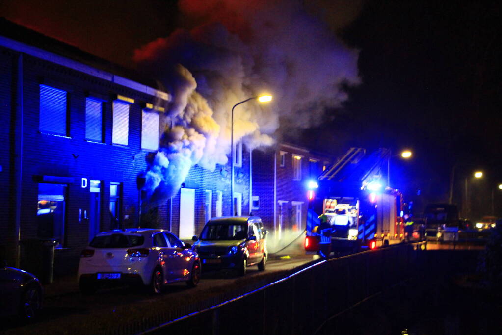 Woningen ontruimd door uitslaande brand