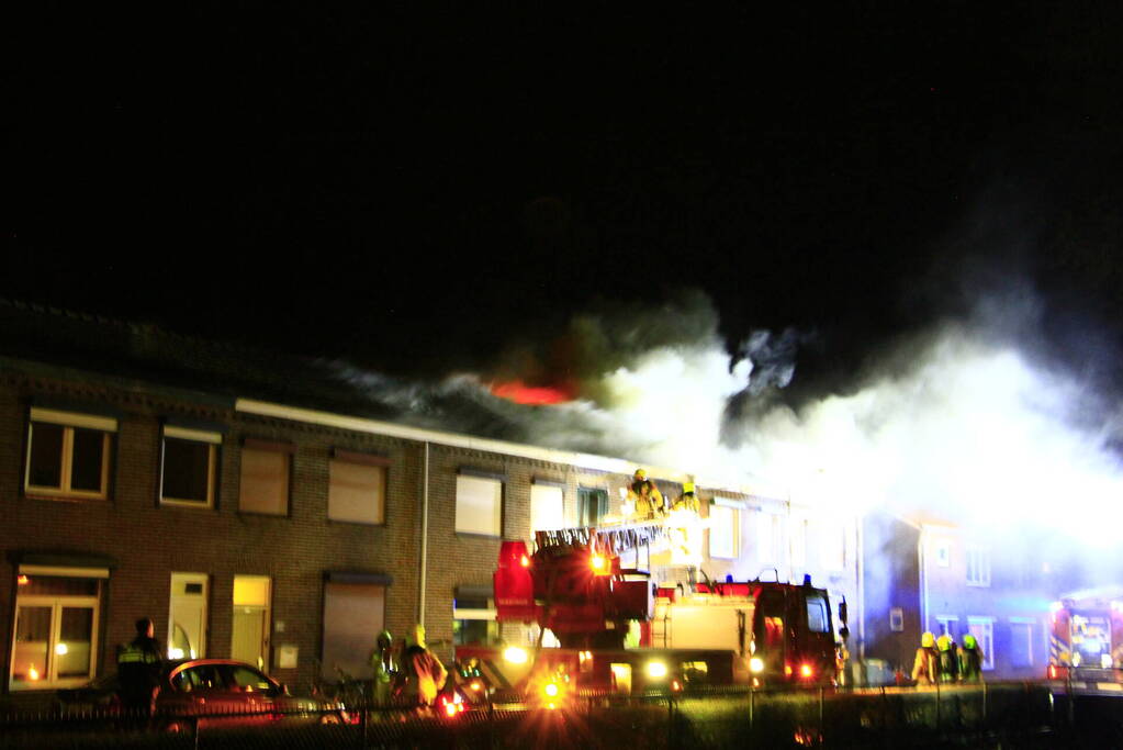 Woningen ontruimd door uitslaande brand