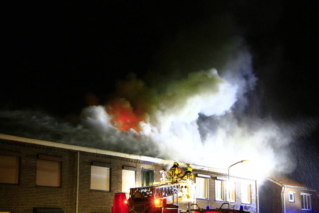 Woningen ontruimd door uitslaande brand