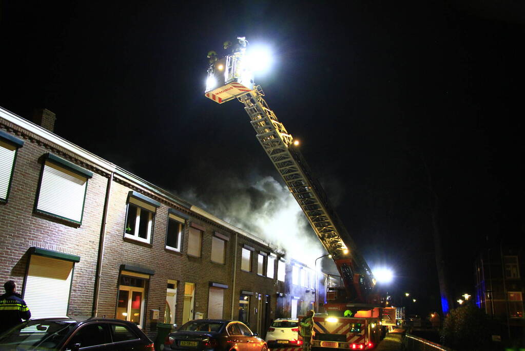 Woningen ontruimd door uitslaande brand