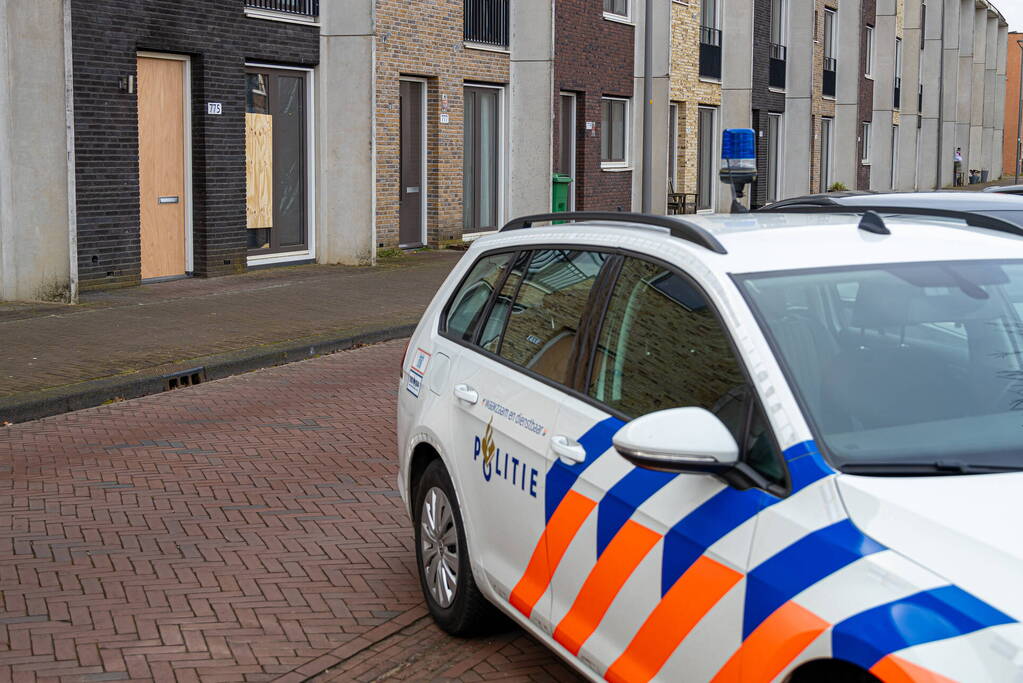 Veel schade nadat woning werd beschoten