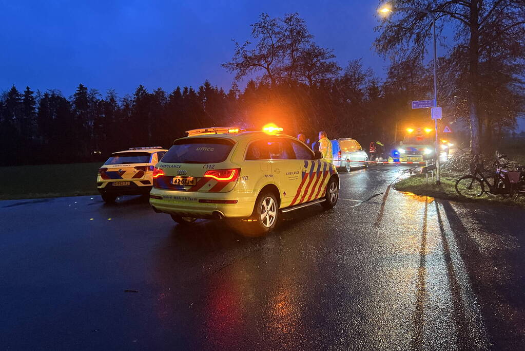 Fietser ernstig gewond bij ongeval met bestelbus