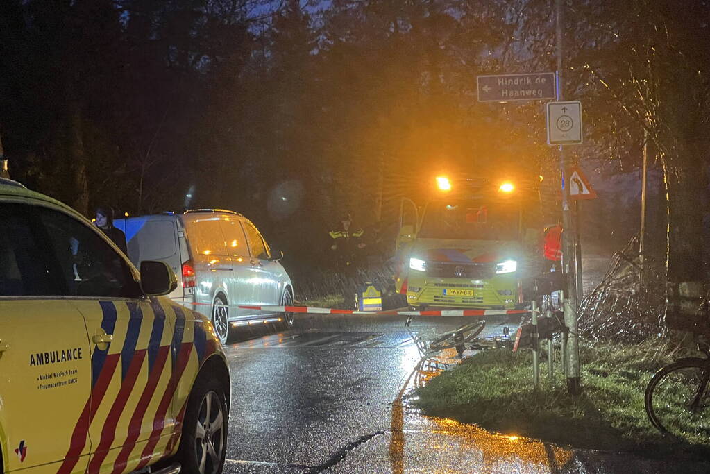 Fietser ernstig gewond bij ongeval met bestelbus