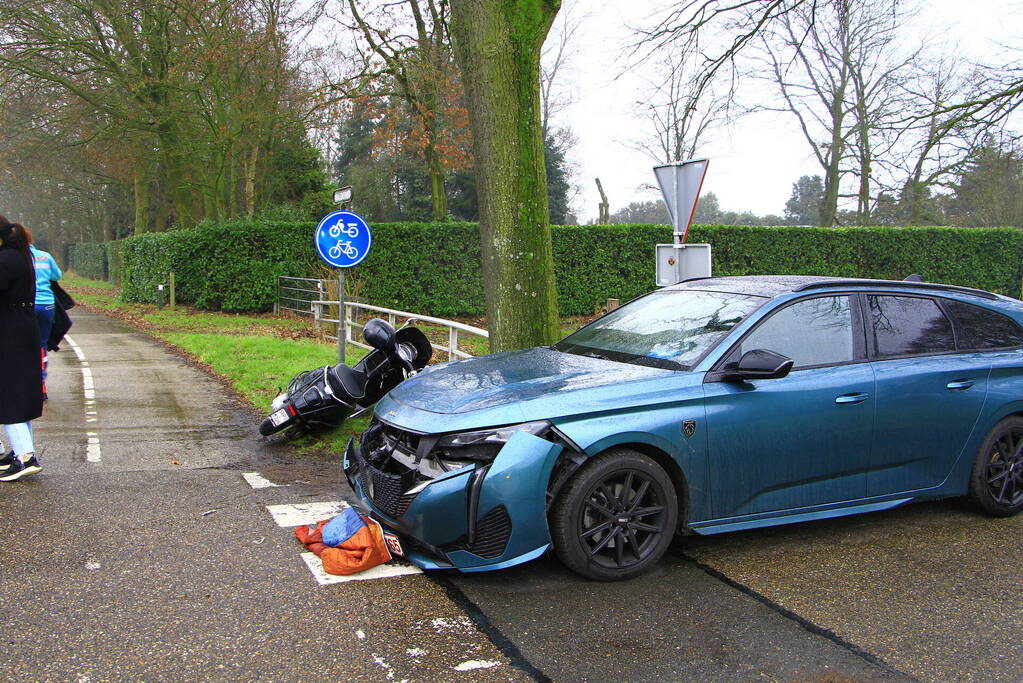 Flinke schade bij ongeval met scooter