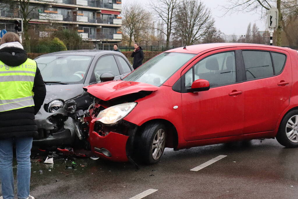 Schade na aanrijding op kruising