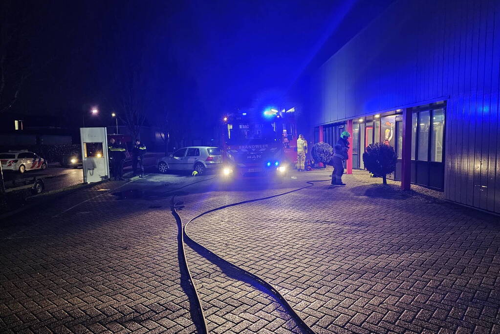 Veel rook bij brand in bedrijfspand