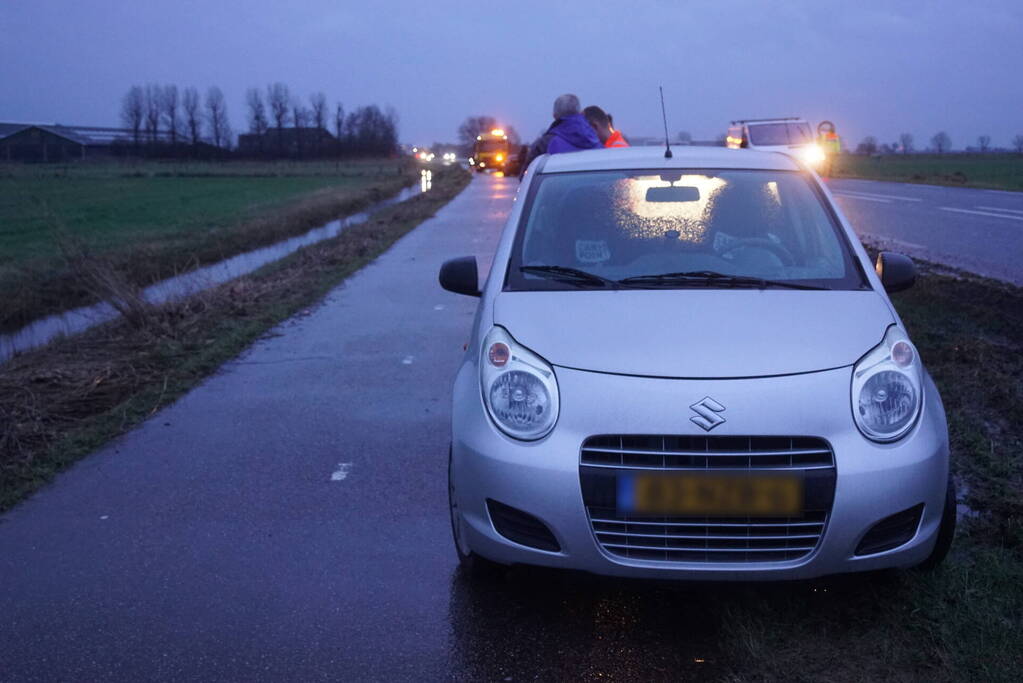 Verkeershinder na botsing tussen twee voertuigen