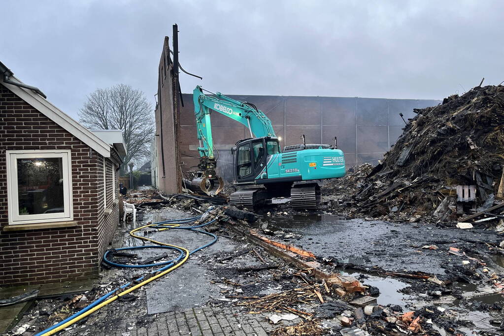 Schade na grote brand goed zichtbaar bij daglicht