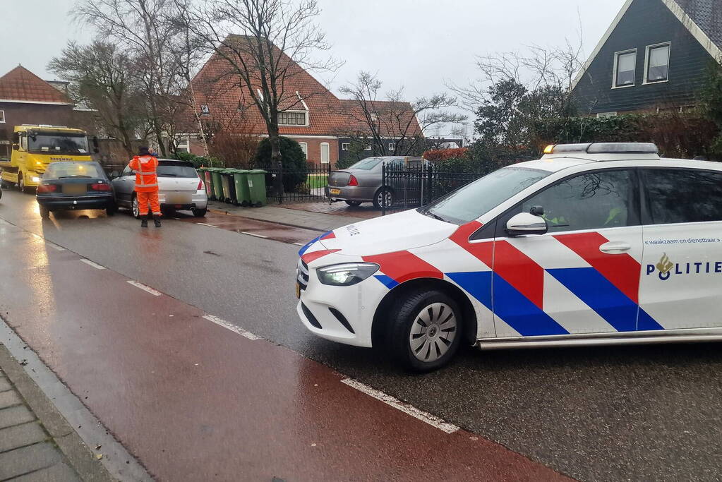 Flinke schade bij ongeval tussen twee auto's