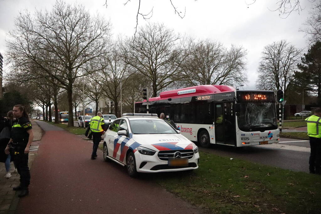 Fietser overleden bij aanrijding met lijnbus