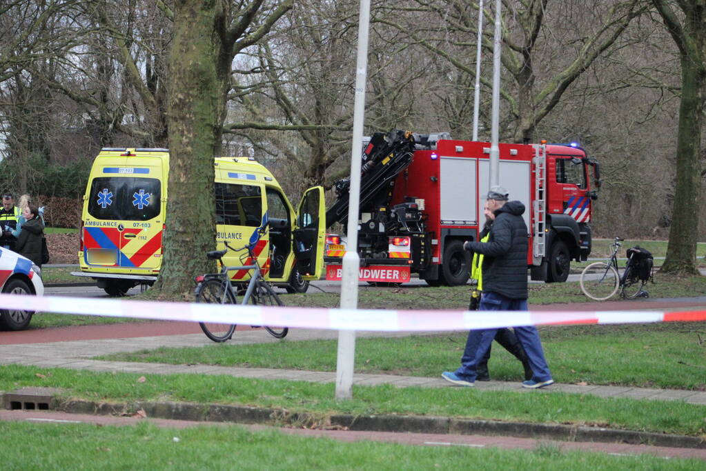 Fietser overleden bij aanrijding met lijnbus