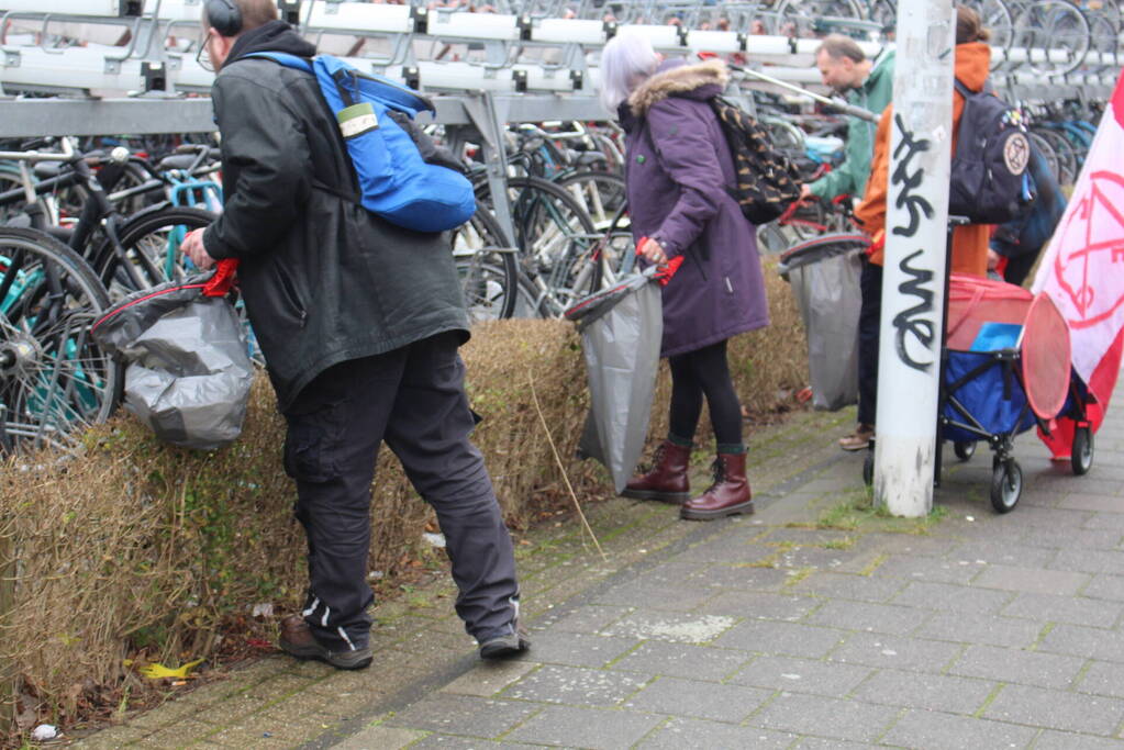 Schoonmaakactie door extinction rebellion